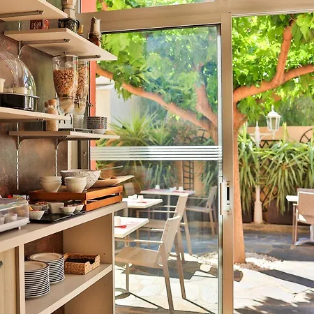 Provencal Hotel Bandol